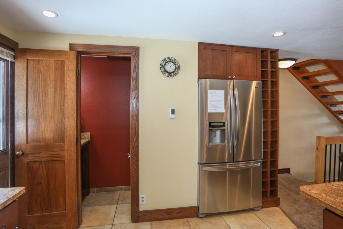 52 Club House Road, Unit 50 Breckenridge, CO 80424 - Photo 3 of 32 Kitchen and 1/2 bath