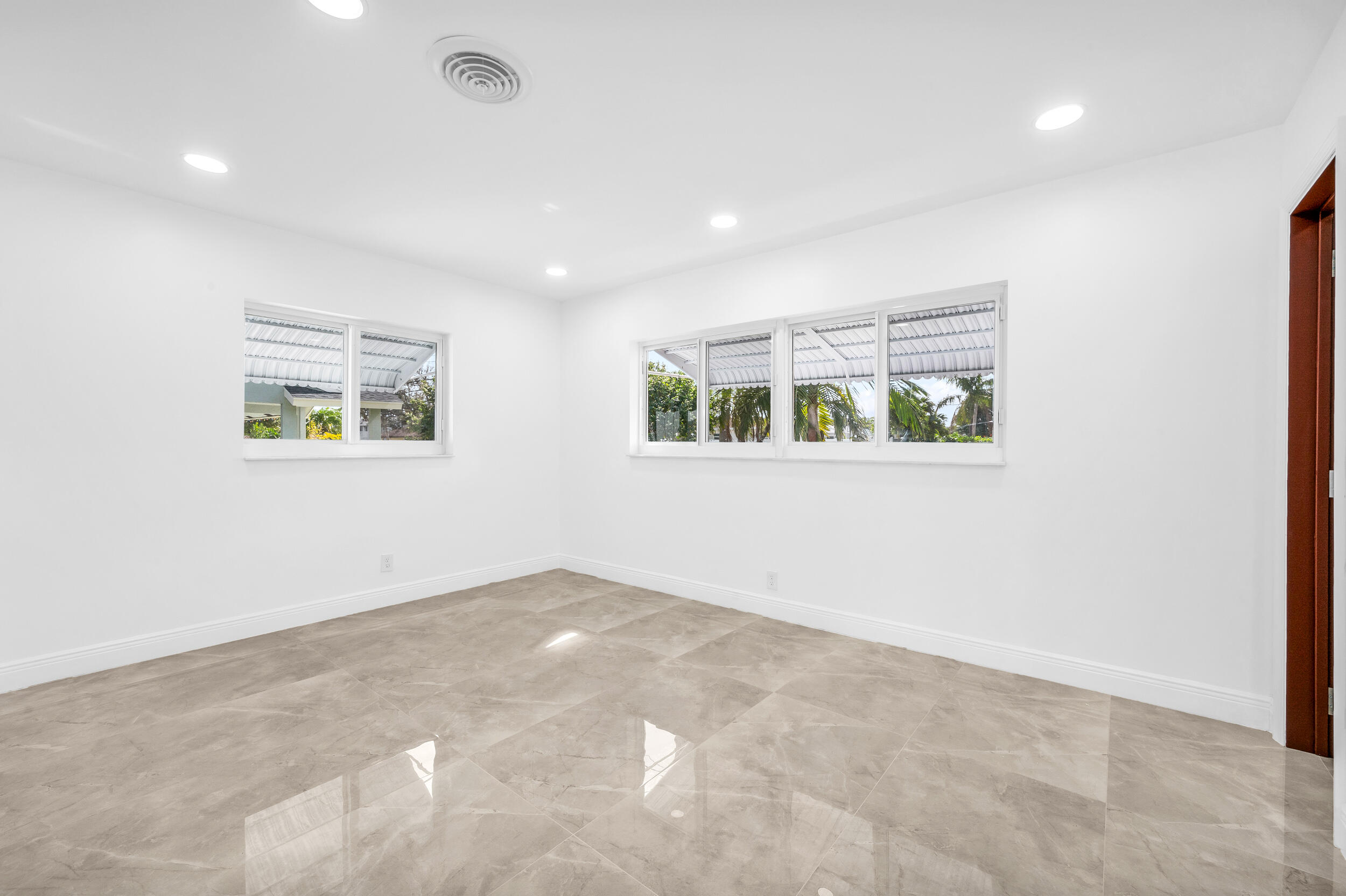 461 Northeast 44th Street Boca Raton, FL 33431 - Photo 13 of 24 photo-12