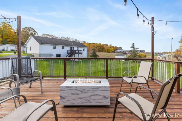 $560,000 | 8549 Eldora Drive Southwest, Byron Center, MI 49315