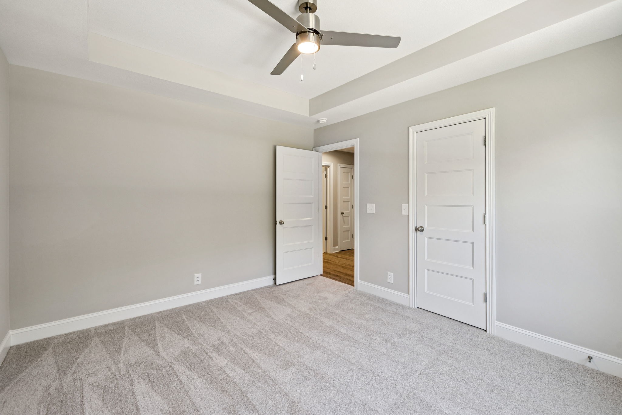 1017 Gholson Road Clarksville, TN 37043 - Photo 35 of 58 an empty room with closet and a ceiling fan