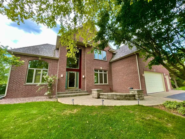 $988,000 | 4470 Garland Lane North, Plymouth, MN 55446