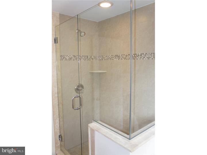 2550 North Providence Road Media, PA 19063 - Photo 15 of 25 Master Bathroom