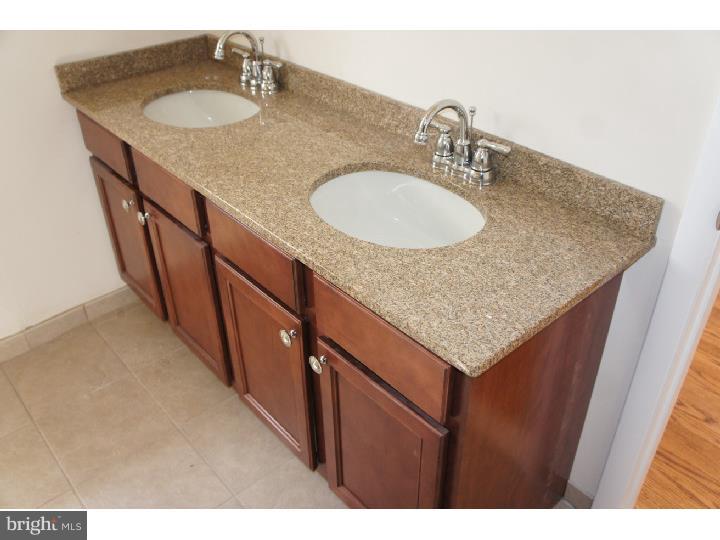 2550 North Providence Road Media, PA 19063 - Photo 16 of 25 Master Bathroom