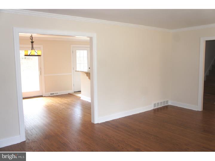 2550 North Providence Road Media, PA 19063 - Photo 5 of 25 Living Room
