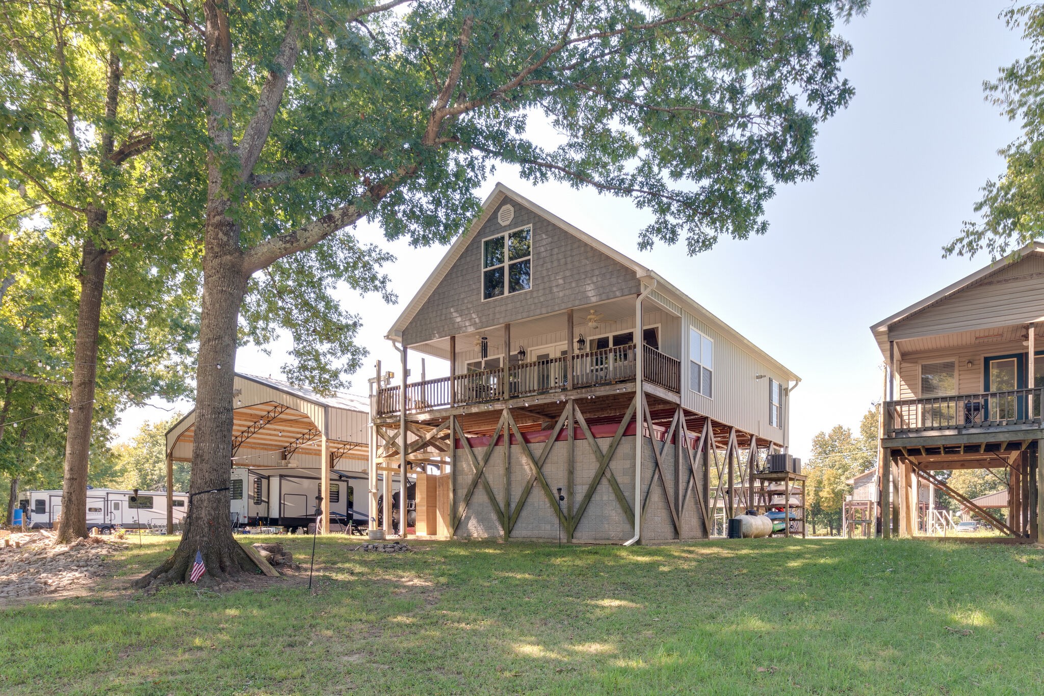 a view of a yard in front of a house