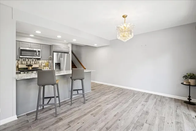 $385,000 | 711 Carriage Hill Drive, Glenview, IL 60025