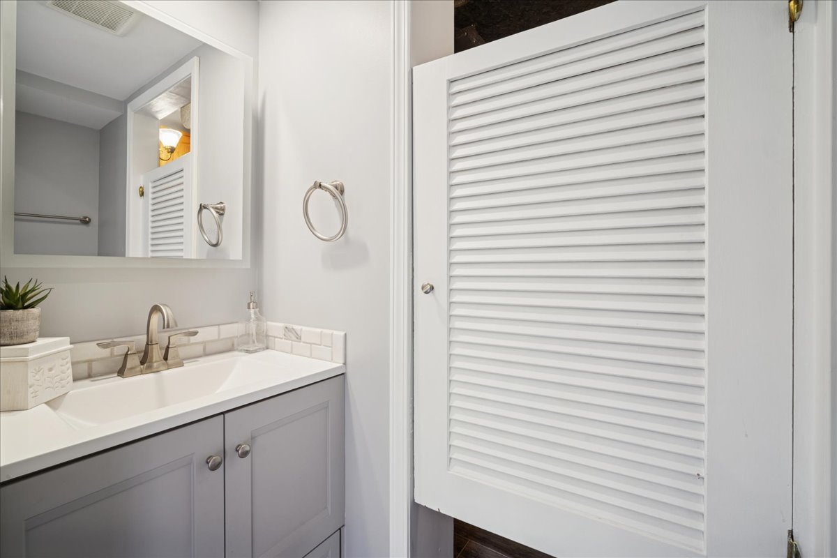 711 Carriage Hill Drive Glenview, IL 60025 - Photo 20 of 29