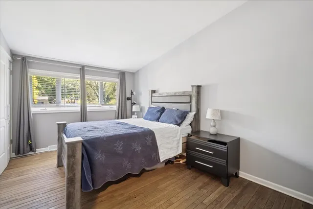 $385,000 | 711 Carriage Hill Drive, Glenview, IL 60025