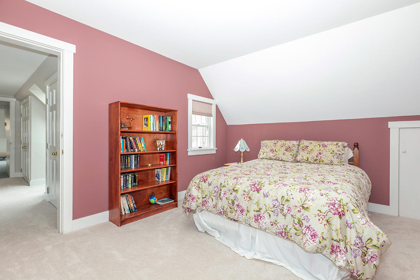 17 Victoria Road Camden, ME 04843 - Photo 9 of 37 Guest bedroom