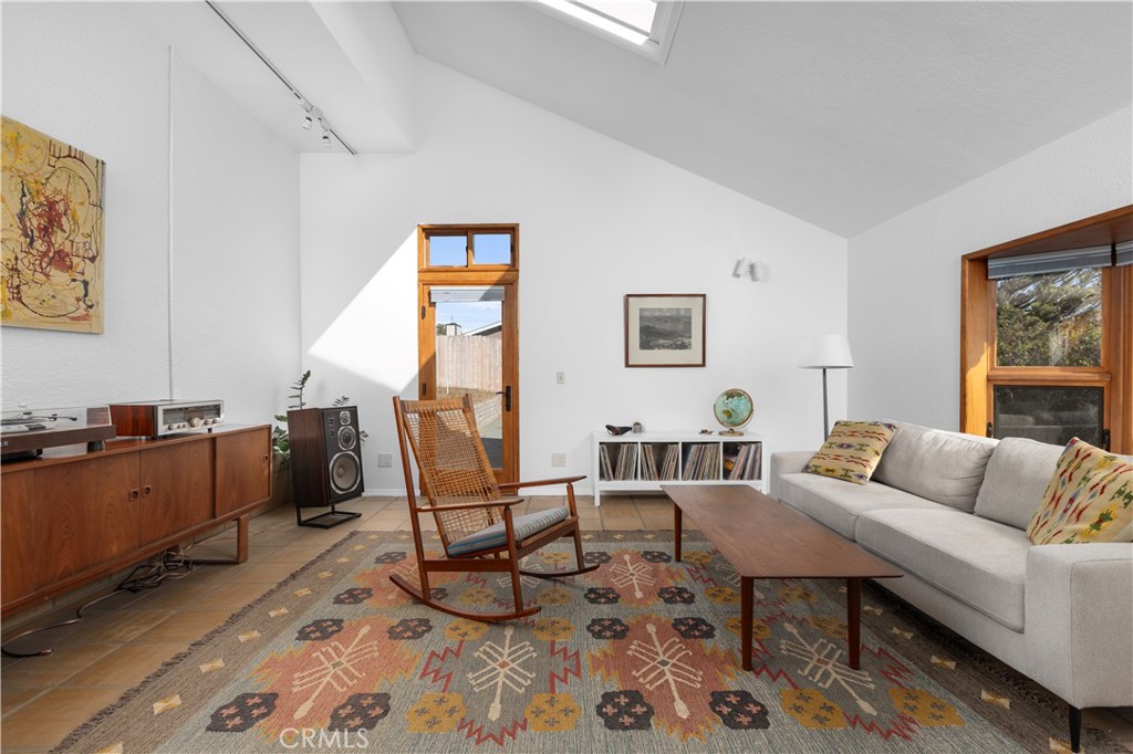 1842 8th Street Los Osos, CA 93402 - Photo 7 of 34 Living Room