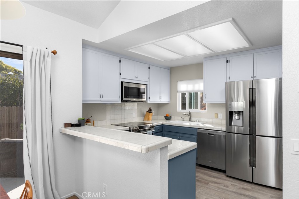 1842 8th Street Los Osos, CA 93402 - Photo 10 of 34 Kitchen