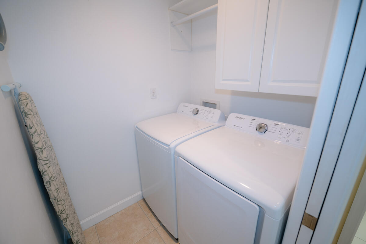 40 High Point Road, Unit 703 Tavernier, FL 33070 - Photo 24 of 32 Washer dryer 241028_CJ Condo-72