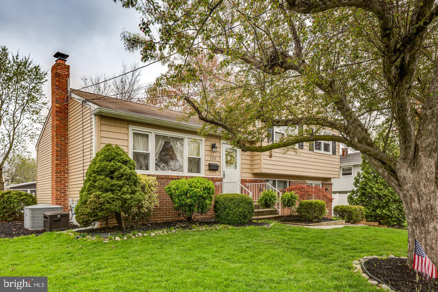 122 McIntosh Road Cherry Hill, NJ 08003 - Photo 2 of 37 Gallery Image 2