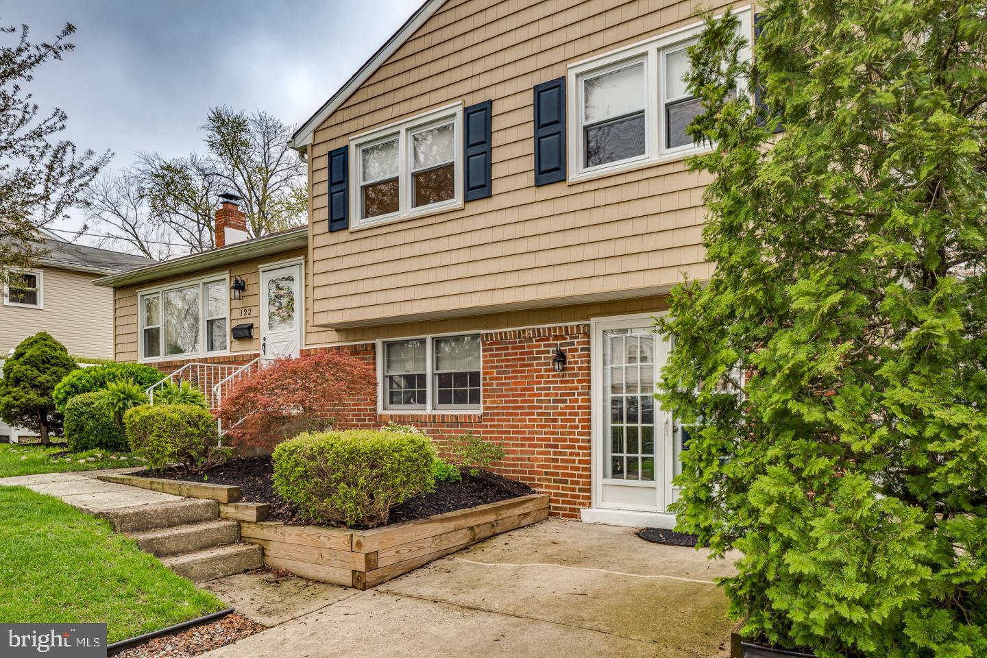 122 McIntosh Road Cherry Hill, NJ 08003 - Photo 3 of 37 Gallery Image 3