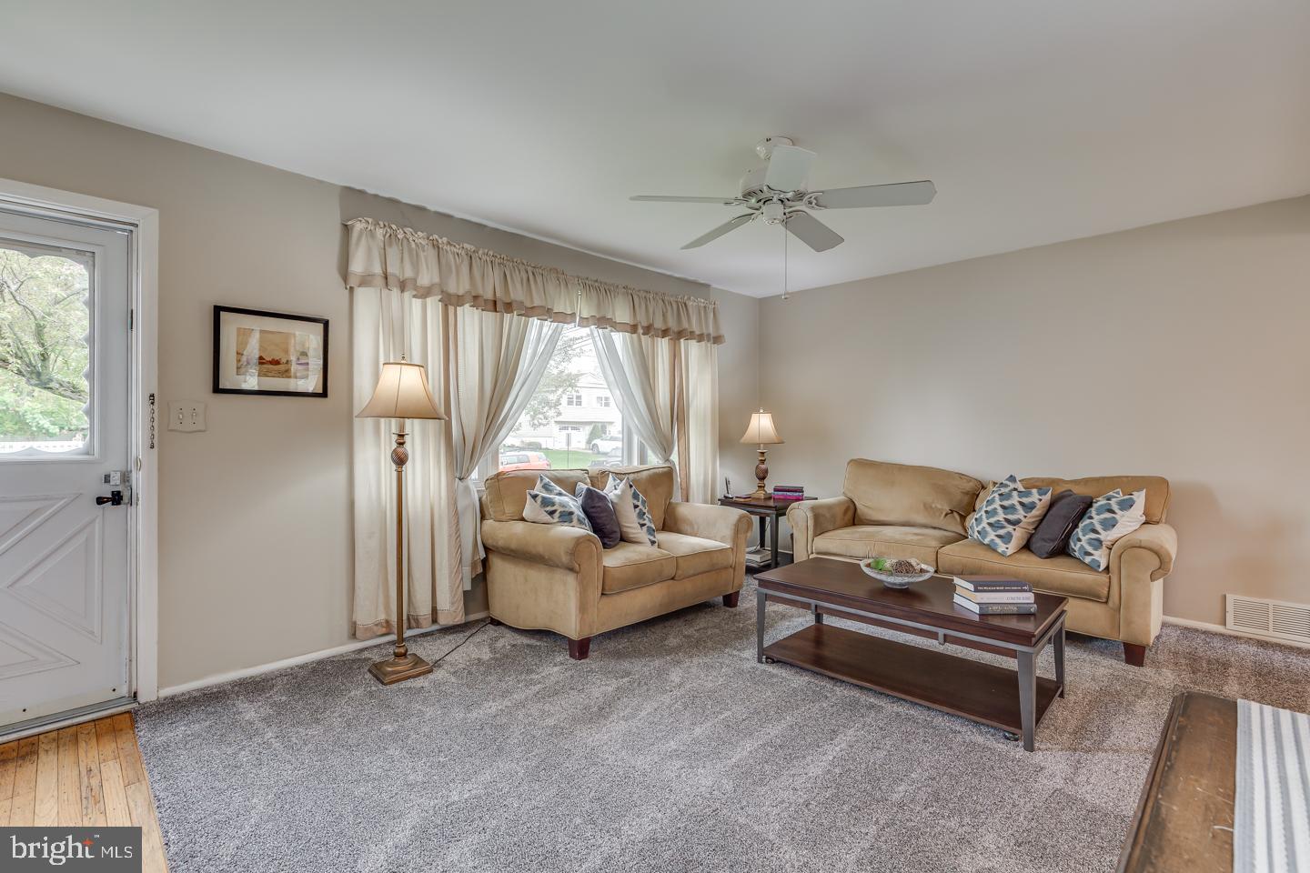 122 McIntosh Road Cherry Hill, NJ 08003 - Photo 6 of 37 Gallery Image 6