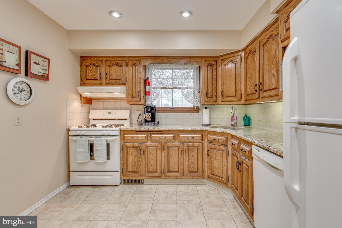 122 McIntosh Road Cherry Hill, NJ 08003 - Photo 9 of 37 Gallery Image 9