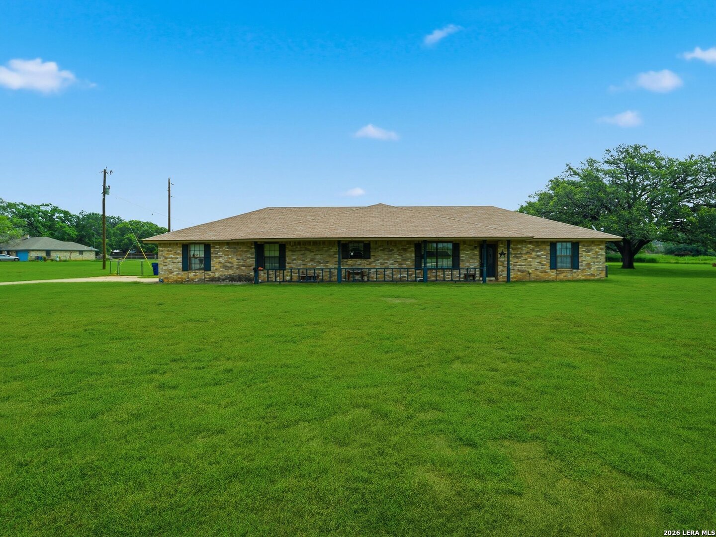 111 Mitch Thomas Road Pleasanton, TX 78064 - Photo 2 of 18