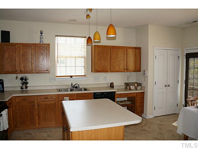 2809 Orchard Trace Way Raleigh, NC 27610 - Photo 9 of 22 Gallery Image 9