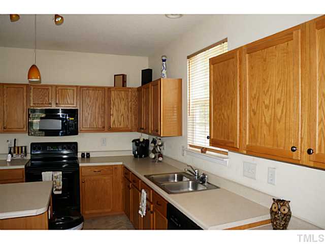 2809 Orchard Trace Way Raleigh, NC 27610 - Photo 10 of 22 Gallery Image 10