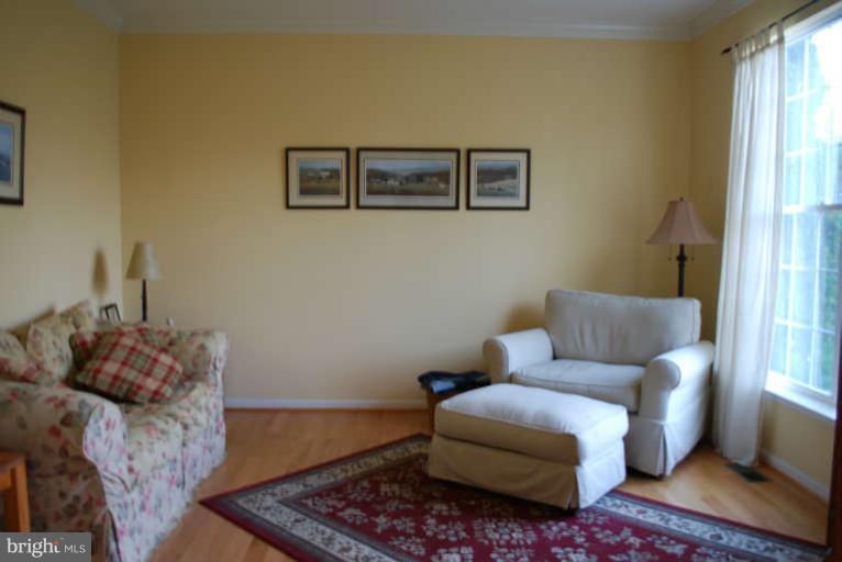 17021 Frederick Road Mount Airy, MD 21771 - Photo 3 of 30 Living Room