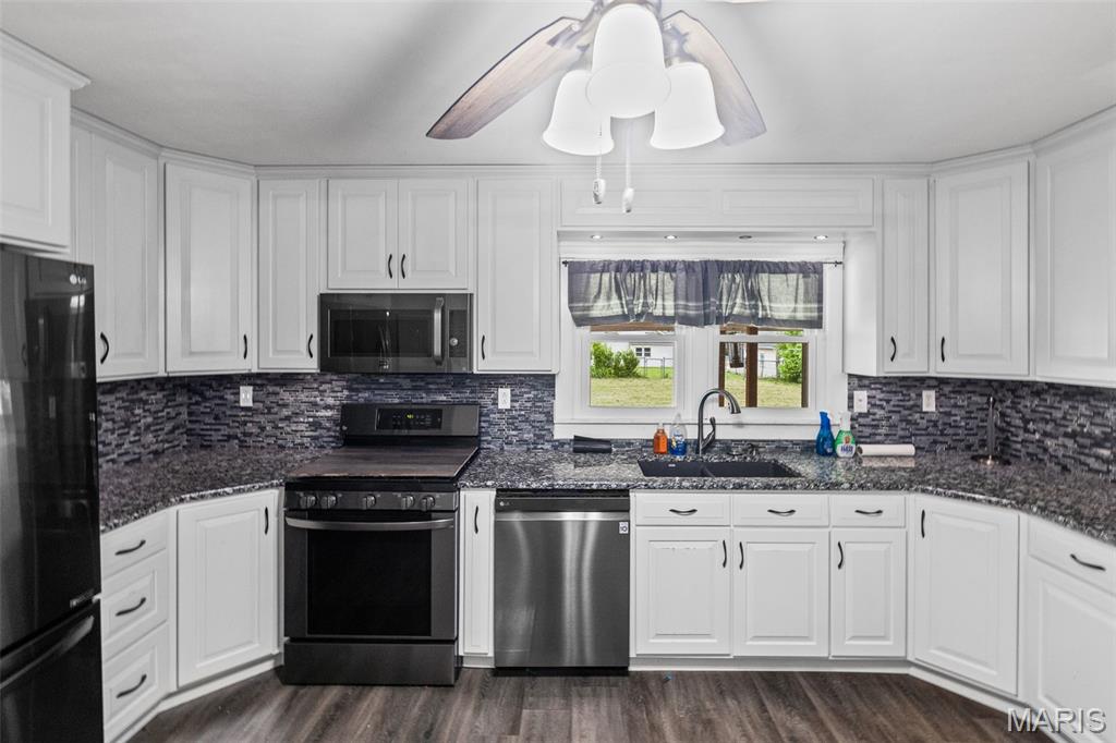 625 Royal Heights Road Belleville, IL 62226 - Photo 12 of 27
