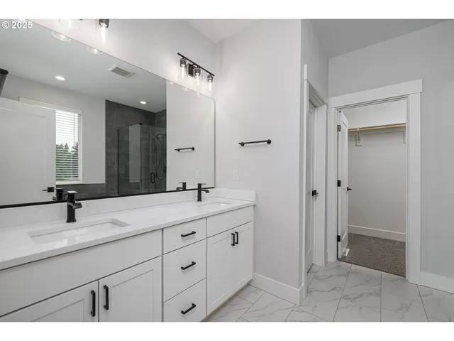 $812,900 | 15216 South E Towers Terrace, Milwaukie, OR 97267