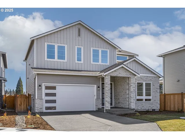 $812,900 | 15216 South E Towers Terrace, Milwaukie, OR 97267