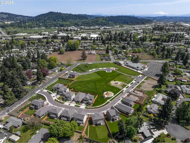 $812,900 | 15216 South E Towers Terrace, Milwaukie, OR 97267