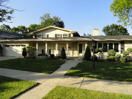 2910 Scottlynne Drive Park Ridge, IL 60068 - Photo 1 of 14