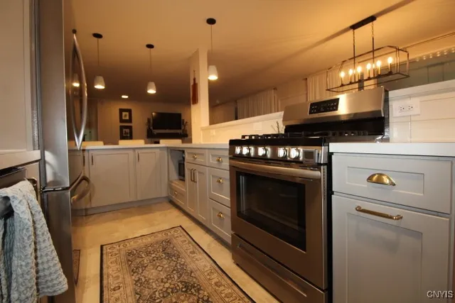 $272,500 | 100 Marywood Drive, Cicero, NY 13212