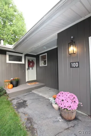 $272,500 | 100 Marywood Drive, Cicero, NY 13212