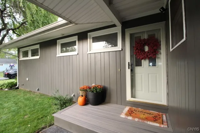 $272,500 | 100 Marywood Drive, Cicero, NY 13212