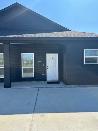 $2,000 | 5774 Heron Drive, Unit B, Houston, TX 77033