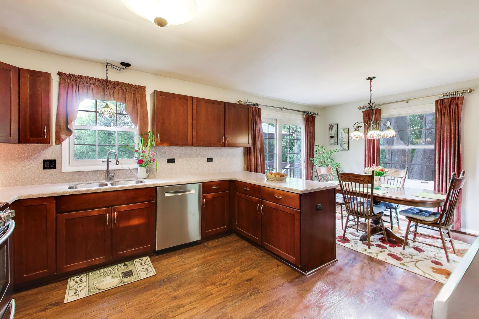 34073 North Fairfield Road Round Lake, IL 60073 - Photo 8 of 27