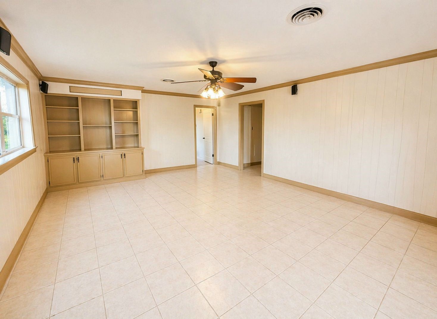 117 Laughlin Road Eagle Lake, TX 77434 - Photo 10 of 23 Family room