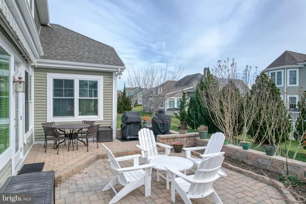a view of outdoor space yard and front view of a house