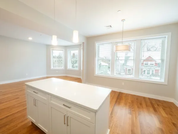 $7,000 | 142 Coolidge Street, Unit 3, Brookline, MA 02446