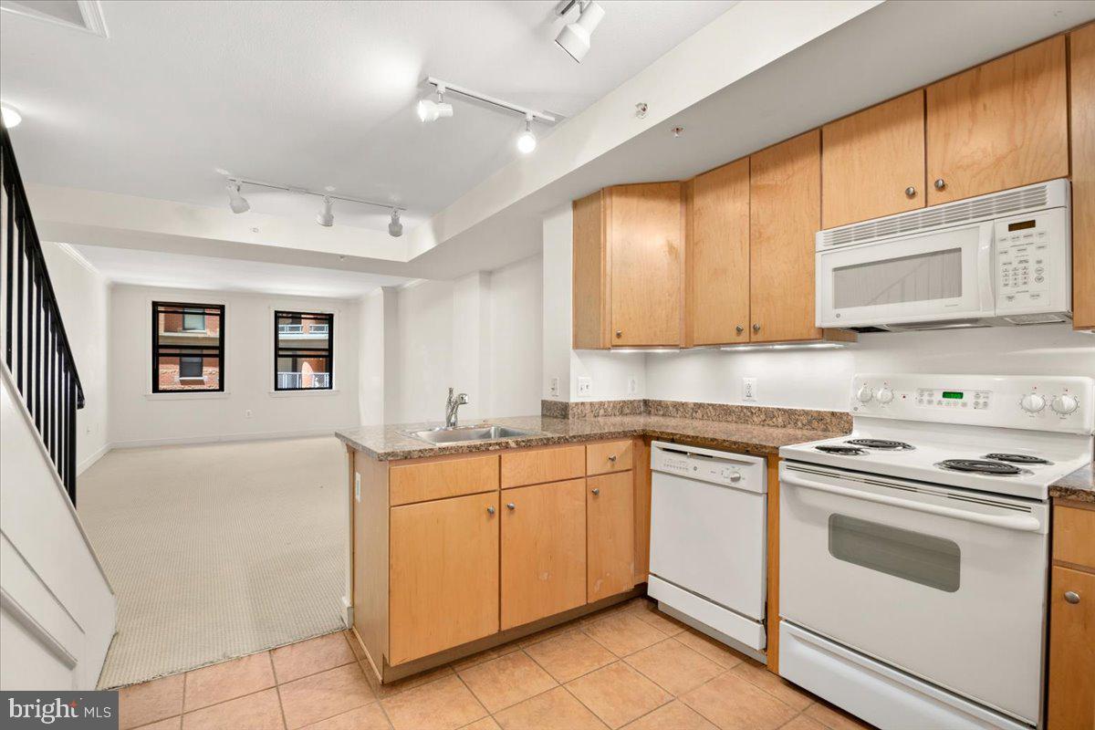 616 E Street Northwest, Unit 455 Washington, DC 20004 - Photo 14 of 75 Ample Storage & Room to Cook & Entertain