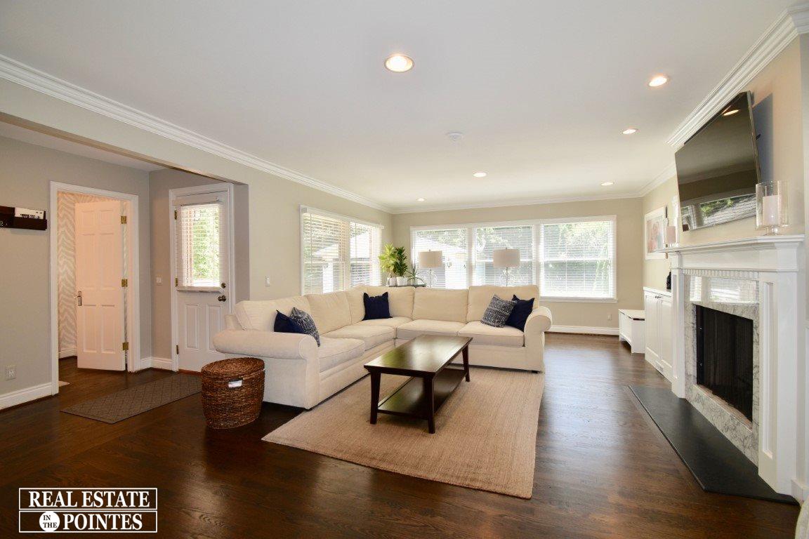 273 Merriweather Road Grosse Pointe Farms, MI 48236 - Photo 10 of 34