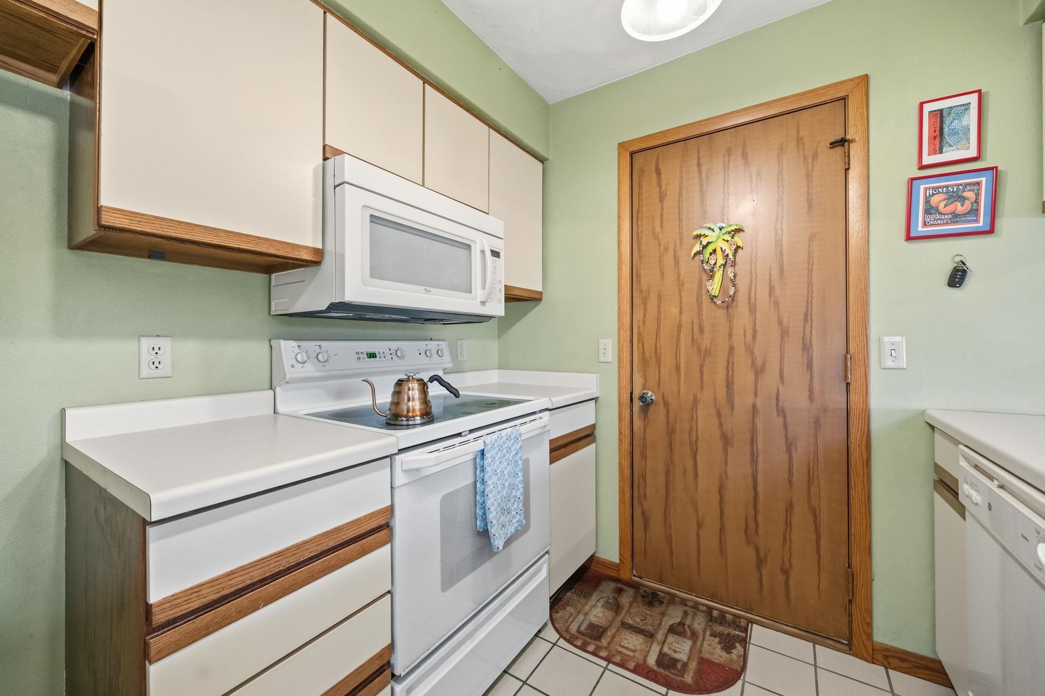 425 North Wright Road Janesville, WI 53546 - Photo 18 of 53