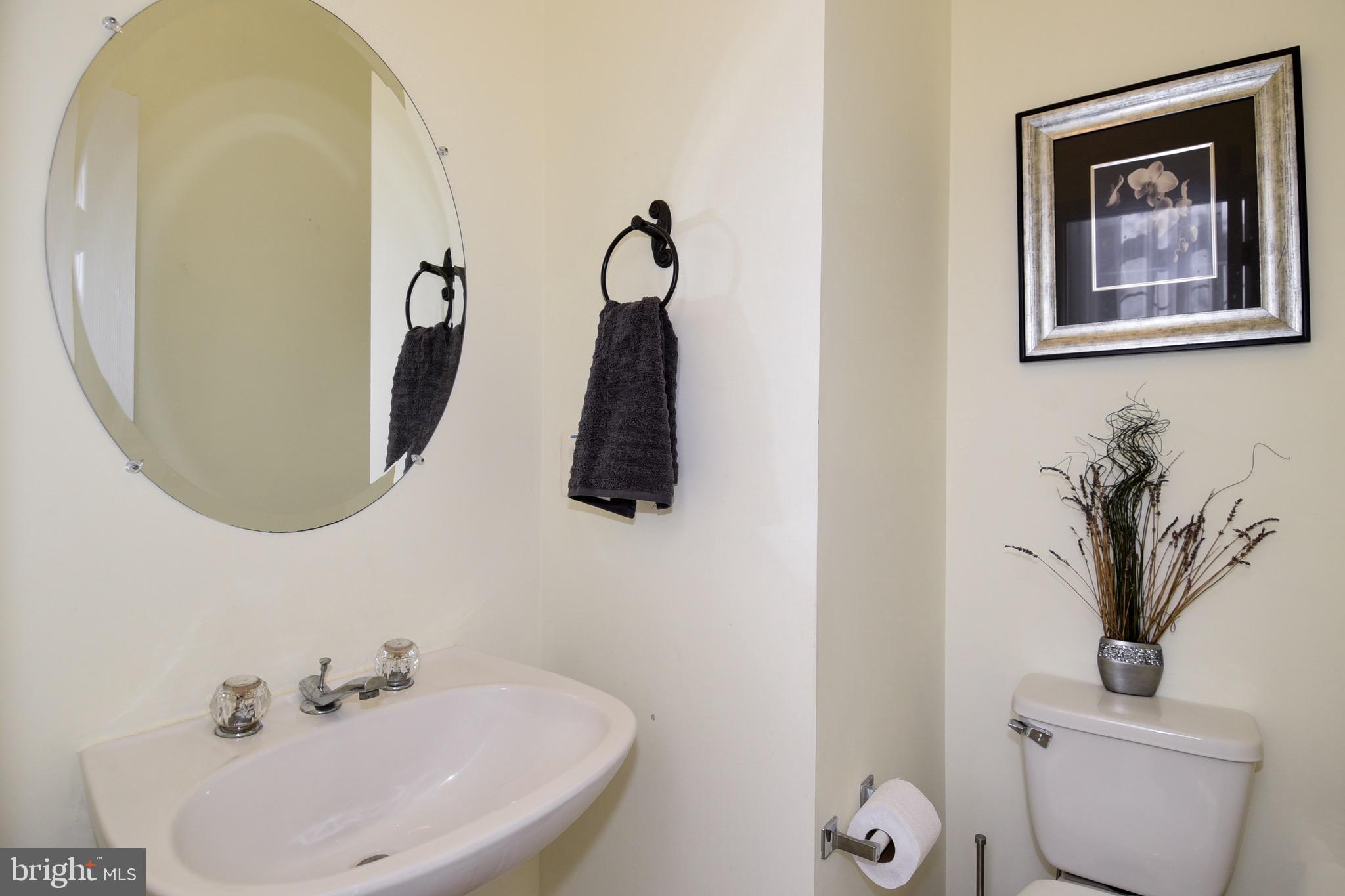 11438 Heritage Commons Way Reston, VA 20194 - Photo 15 of 35 Powder Room