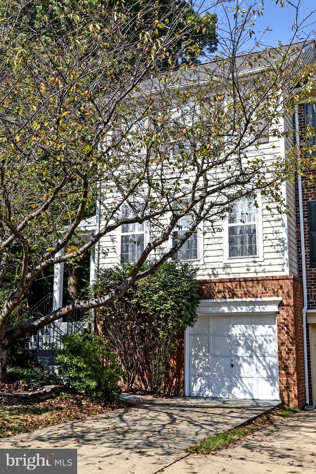 11438 Heritage Commons Way Reston, VA 20194 - Photo 2 of 35 Exterior Front