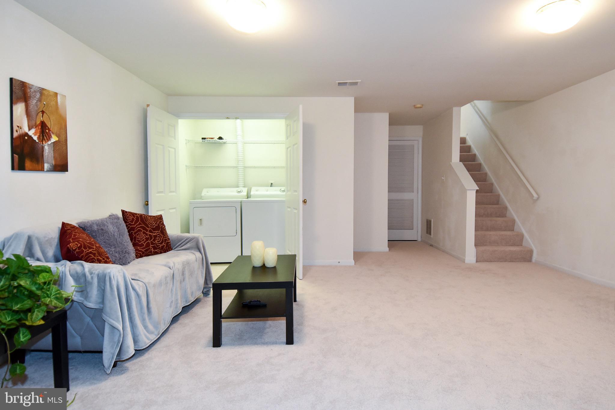 11438 Heritage Commons Way Reston, VA 20194 - Photo 31 of 35 Family Room