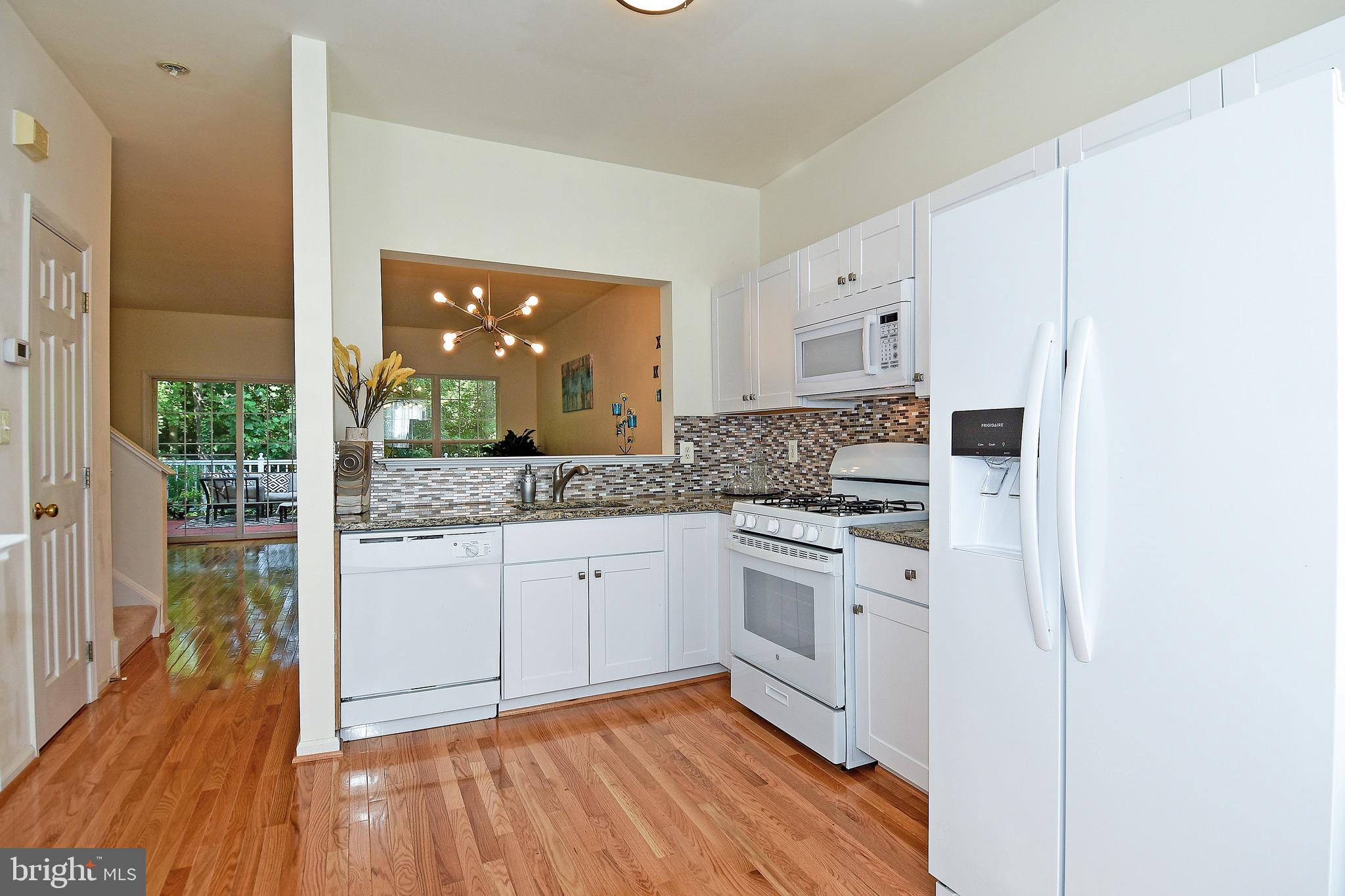 11438 Heritage Commons Way Reston, VA 20194 - Photo 6 of 35 Kitchen