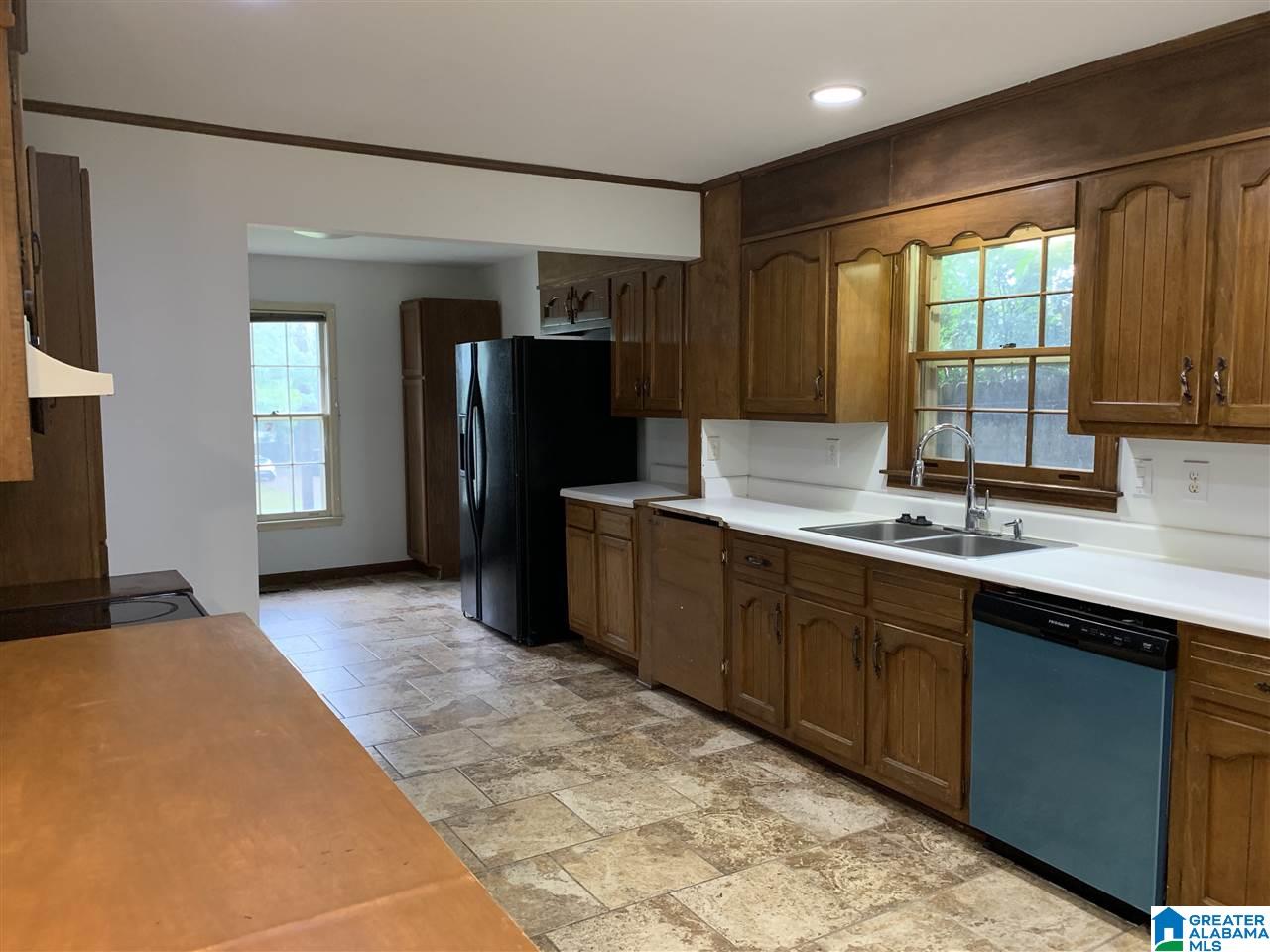 634 Crosscreek Trail Pelham, AL 35124 - Photo 3 of 5