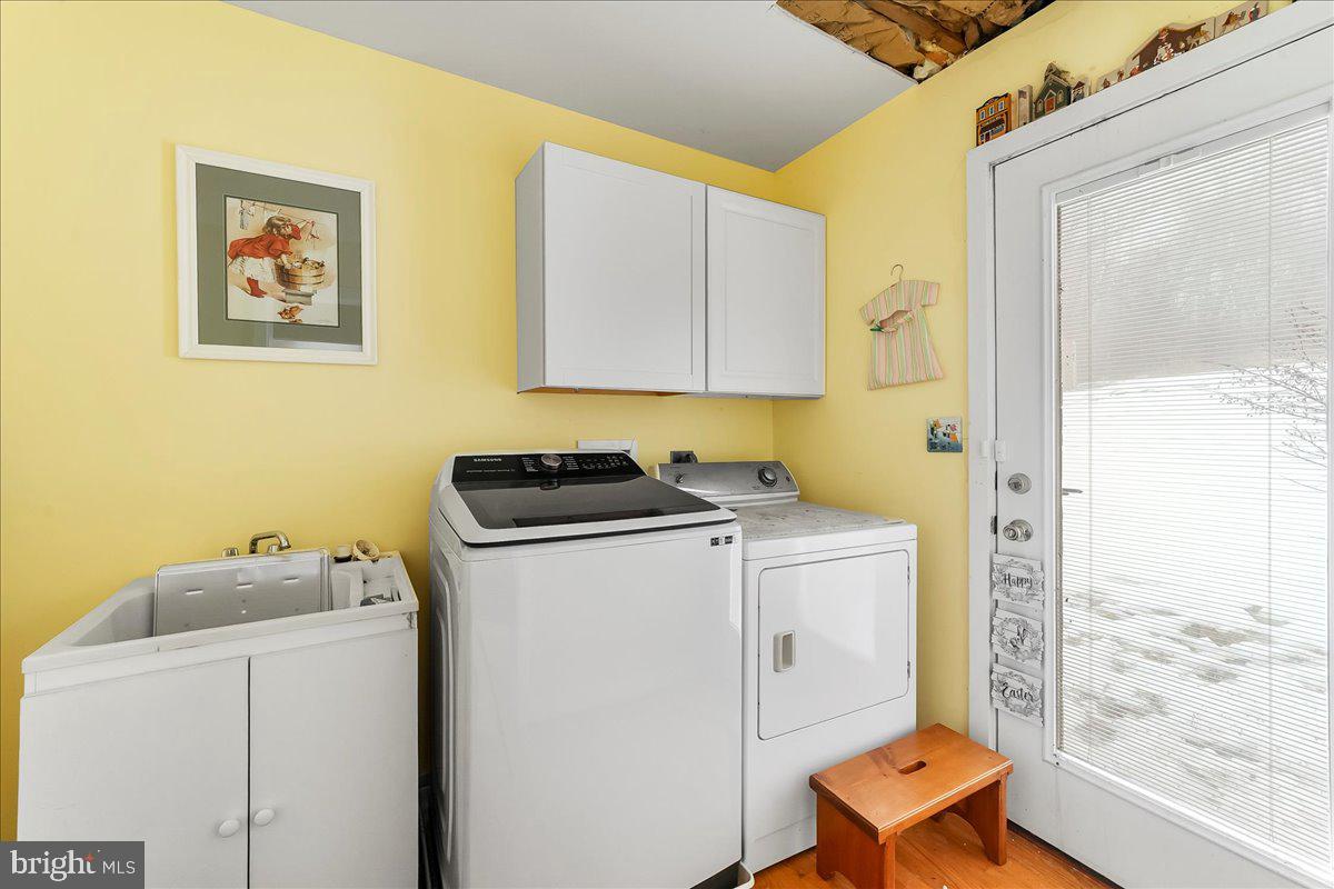 531 Chandler Mill Road Kennett Square, PA 19348 - Photo 30 of 60 a utility room with dryer and washer