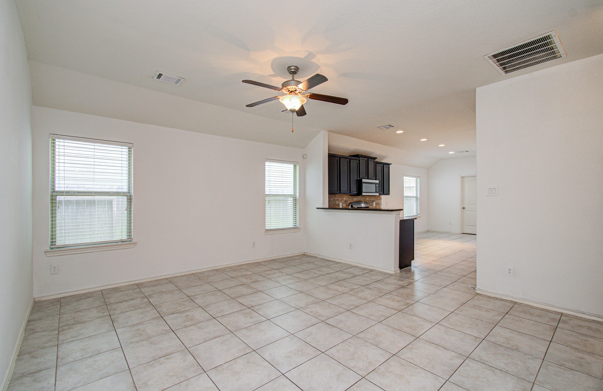 13822 Roman Ridge Lane Houston, TX 77047 - Photo 3 of 29