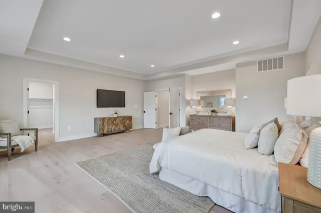 $2,098,500 | 6601 Gordon Avenue, Falls Church, VA 22046