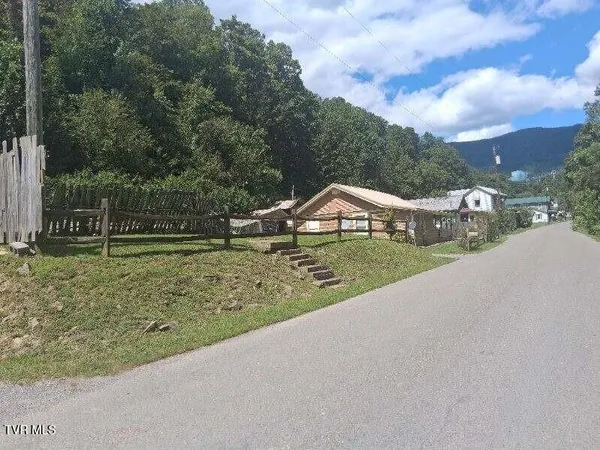 $108,000 | 2301 State Road 636, St. Charles, VA 24282