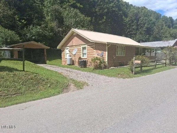 $108,000 | 2301 State Road 636, St. Charles, VA 24282